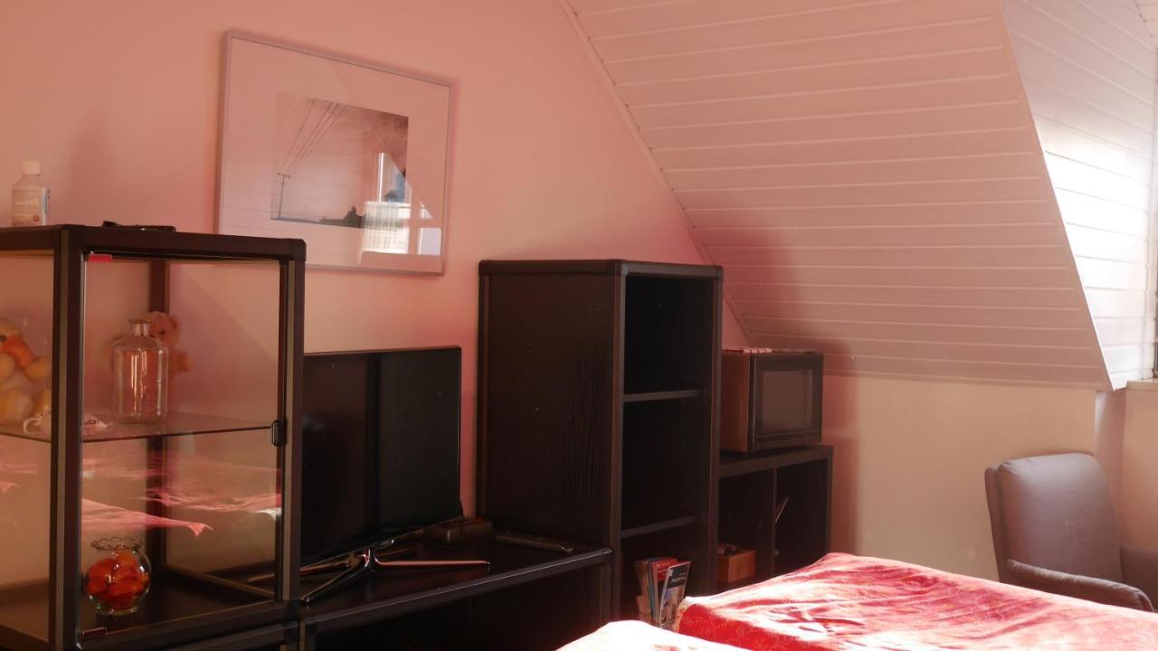 Ruhiges Zimmer Naehe Nuernberg Messe Mit Wallbox Buitenkant foto
