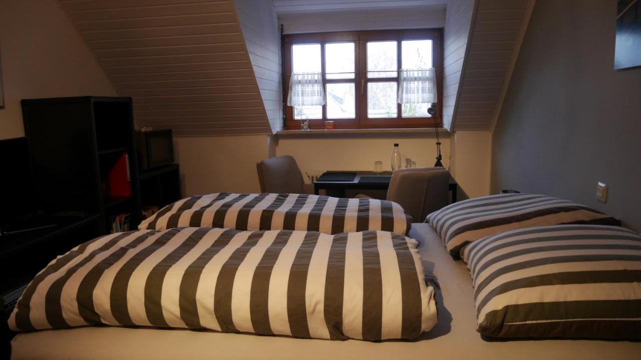 Ruhiges Zimmer Naehe Nuernberg Messe Mit Wallbox Buitenkant foto